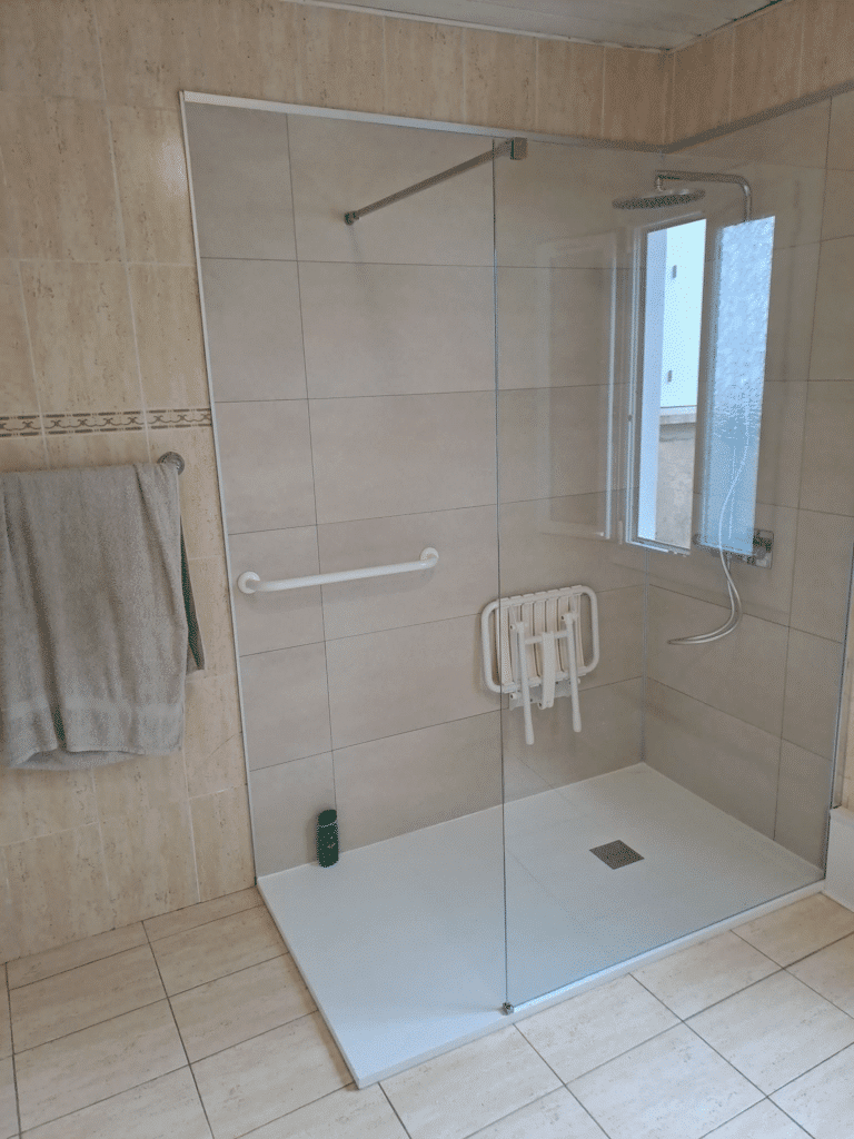Salle de bain PMR