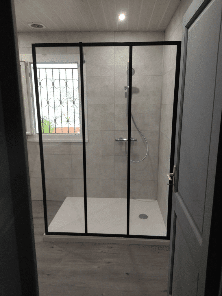 Salle de bain sécurisée PMR