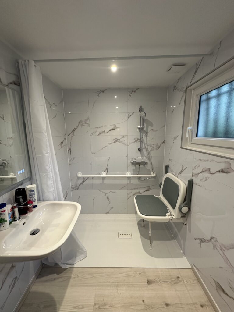 Salle de bain PMR